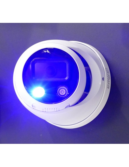 Caméra dome ip 5MP Dahua wizsense avec son, sirène et flash rouge et bleu